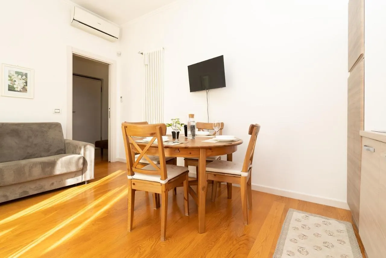 Ferienwohnung Casa Torre Di Specchio Con Piscina Bari